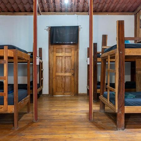 Отель Burnt Toast Surfcamp Носара Экстерьер фото