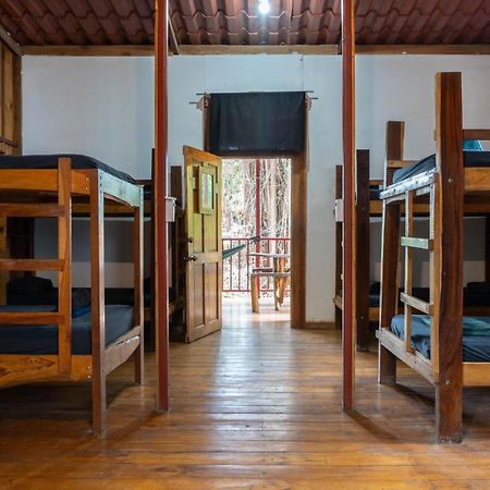 Отель Burnt Toast Surfcamp Носара Экстерьер фото