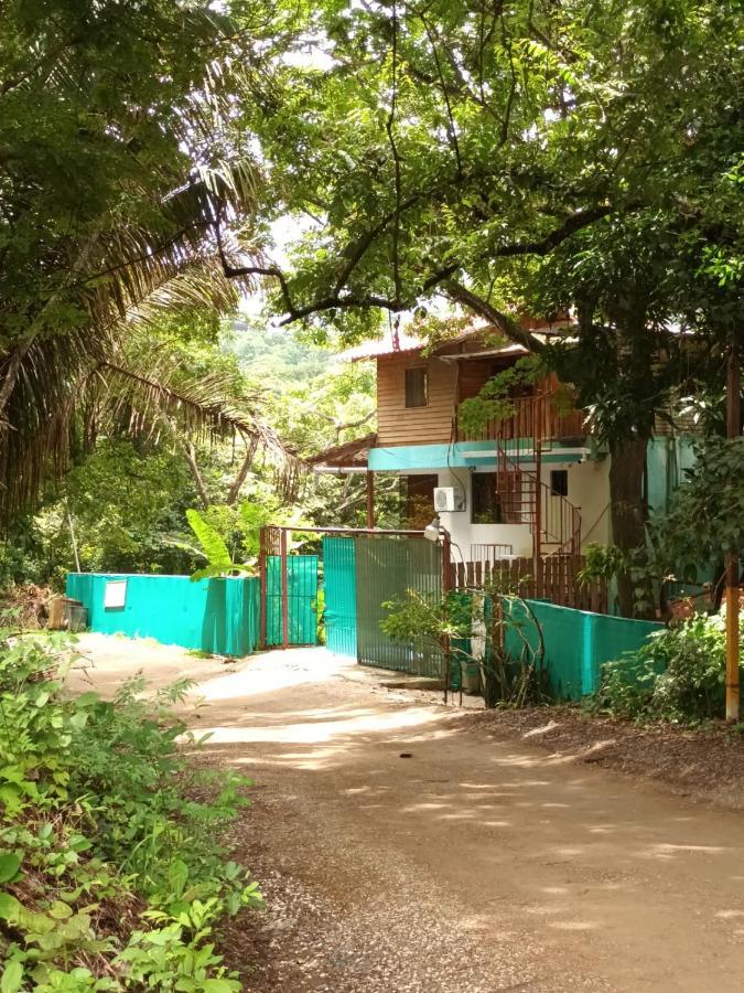 Отель Burnt Toast Surfcamp Носара Экстерьер фото