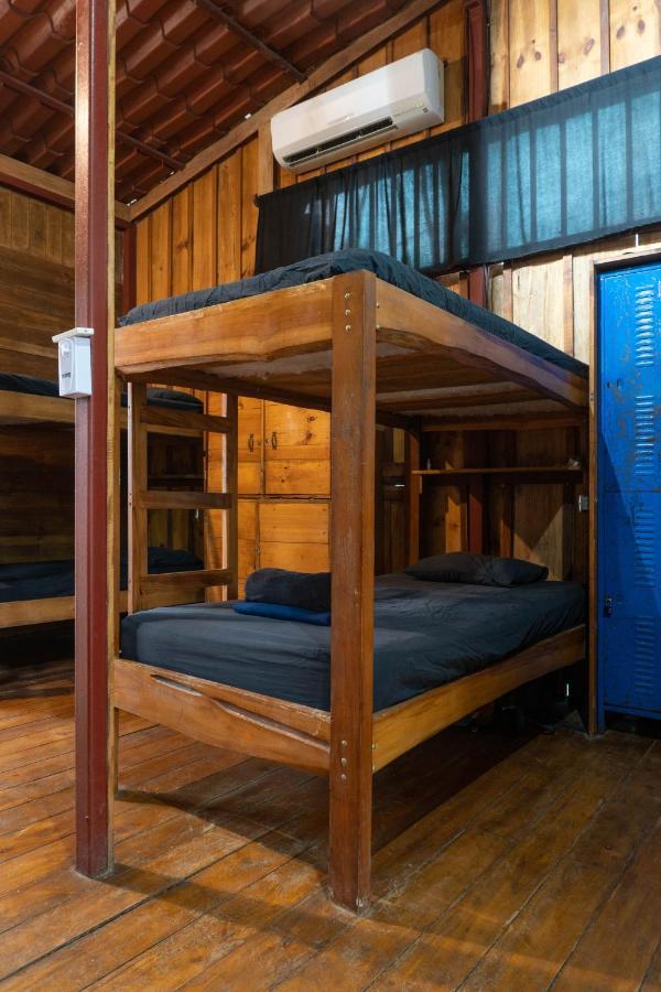 Отель Burnt Toast Surfcamp Носара Экстерьер фото