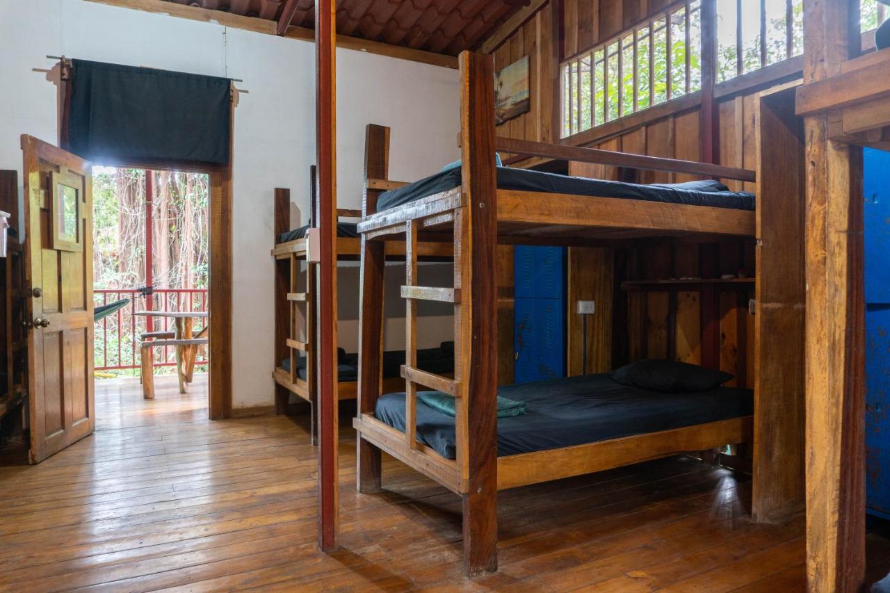 Отель Burnt Toast Surfcamp Носара Экстерьер фото