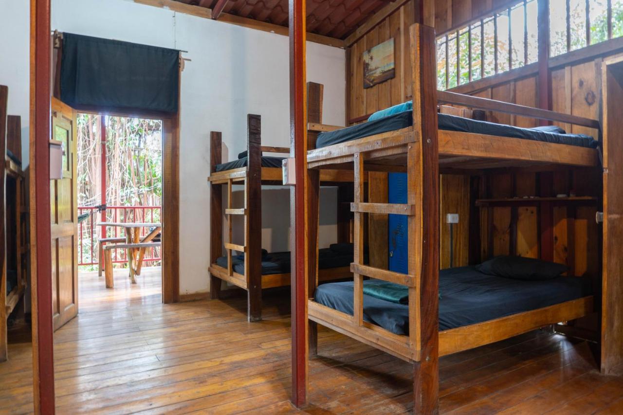 Отель Burnt Toast Surfcamp Носара Экстерьер фото